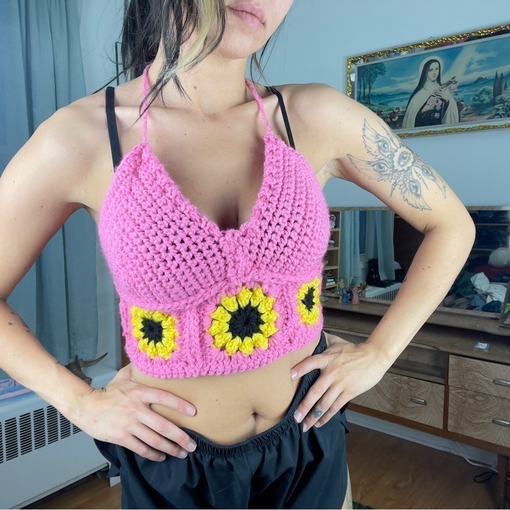 CROCHET HALTER TOP HANDMADE - Picture 2 of 13
